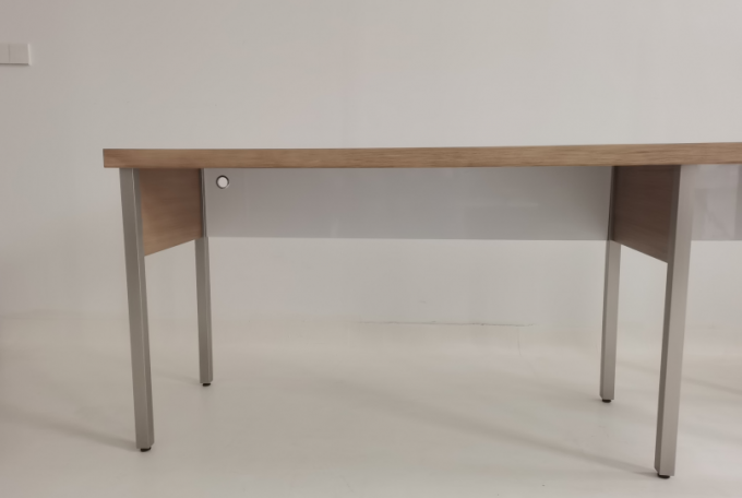 Tisch für die Bar 1