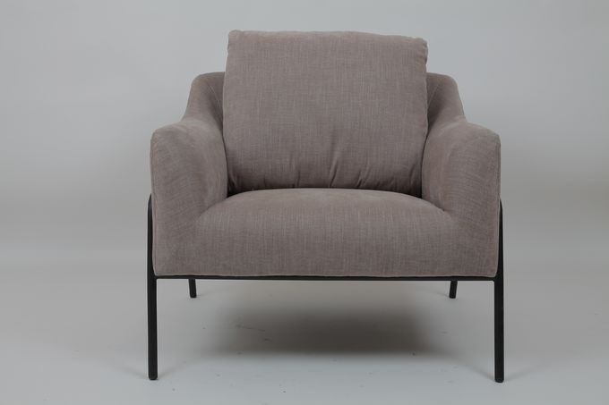Mode-moderner Wohnzimmer-Sofa Upholstered Grey With Black-Metallrahmen 3