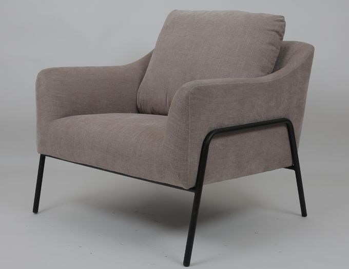 Mode-moderner Wohnzimmer-Sofa Upholstered Grey With Black-Metallrahmen 2