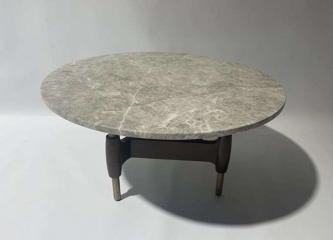 Kundengebundener Wohnzimmer-Couchtisch mit gebürsteter metallhaltiger MessingMarmorplatte 1